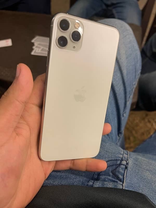 iPhone 11 Pro Max ( PTA Approved ) 1