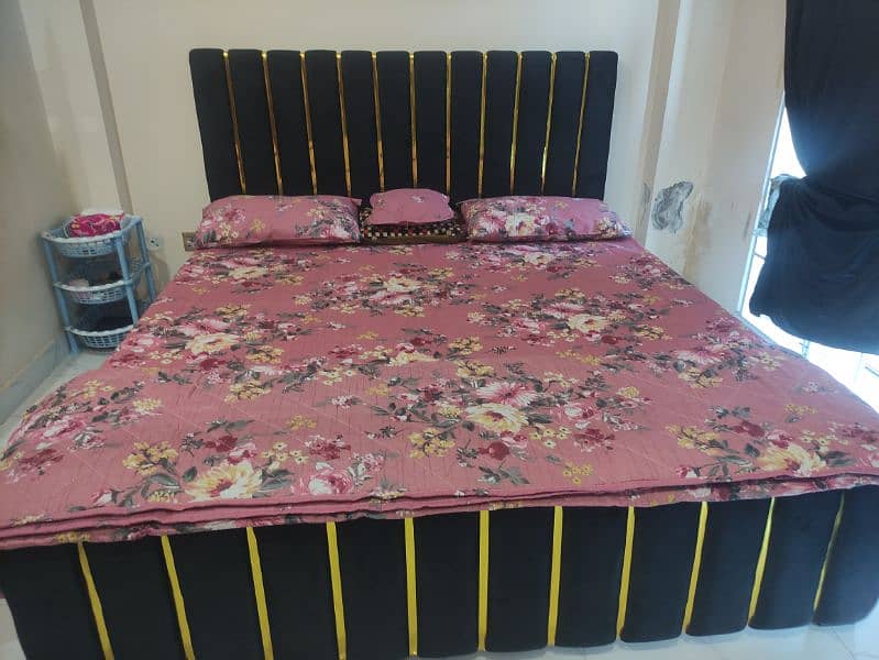 king size bed 1