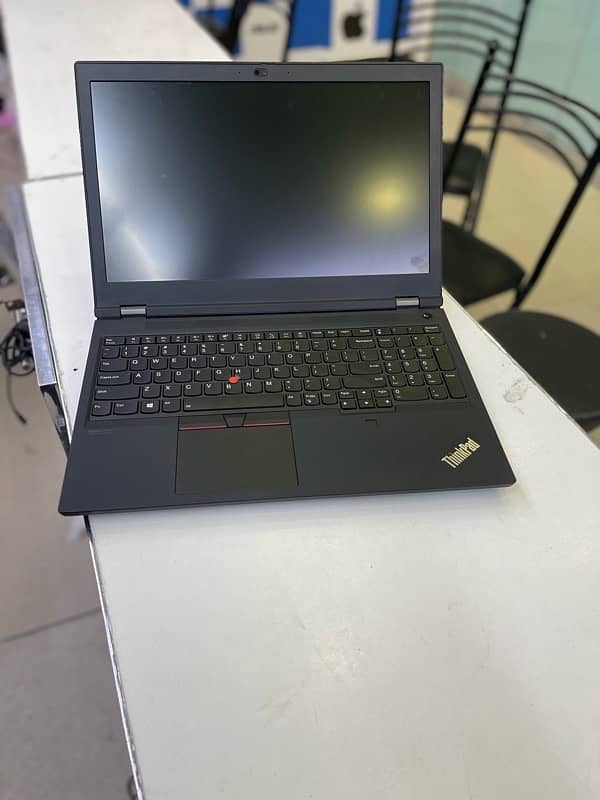 Lenovo P15 1