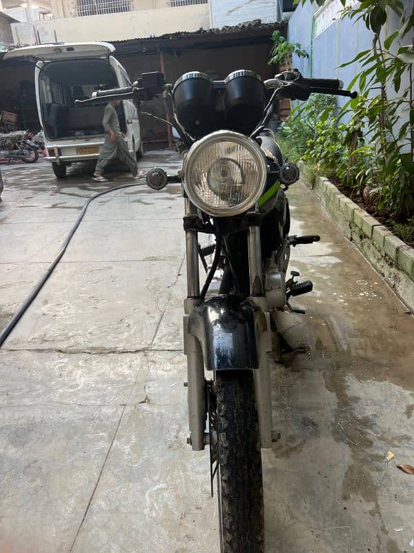 Honda CG-125 Deluxe Bike. Mint condition 8