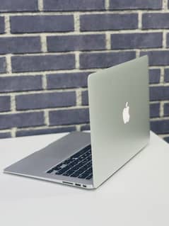 MacBook Air 2017 in mint condition