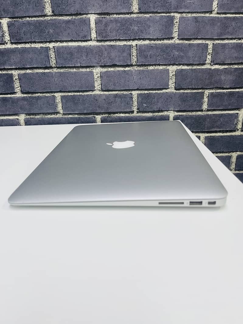 MacBook Air 2017 in mint condition 5