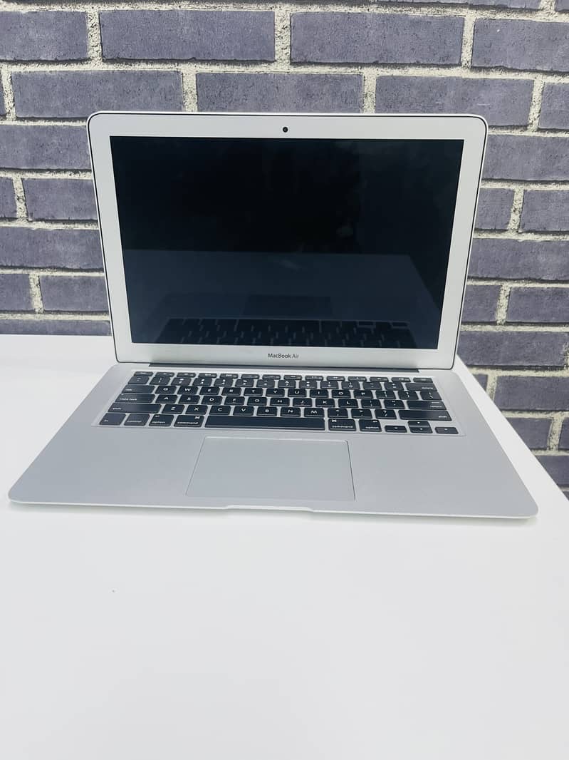 MacBook Air 2017 in mint condition 7