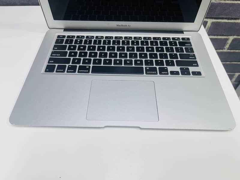 MacBook Air 2017 in mint condition 8