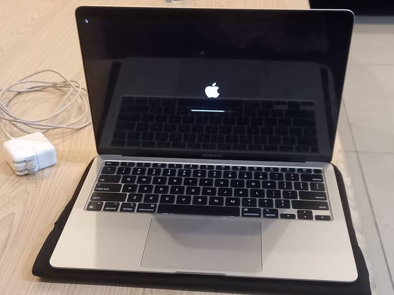 Macbook Air M12020 Apple 3