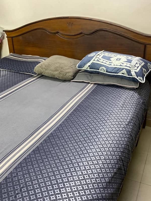 king size bed and Chester for sale 7