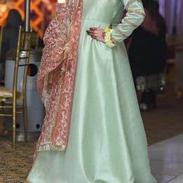 10/10 Beautiful Light Green Wedding Frock with Pink Dupatta 0