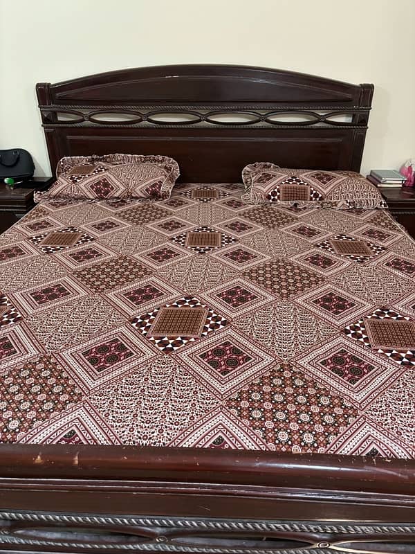 SELLING A KING SIZE BEDSET AND 2 SINGLE BEDSET 2