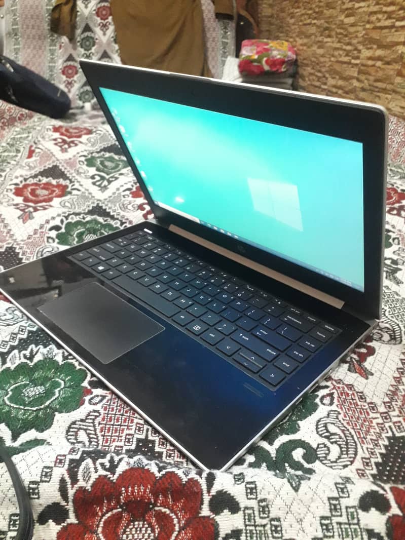 Hp-probook genr 8 i5. . 8/256 3