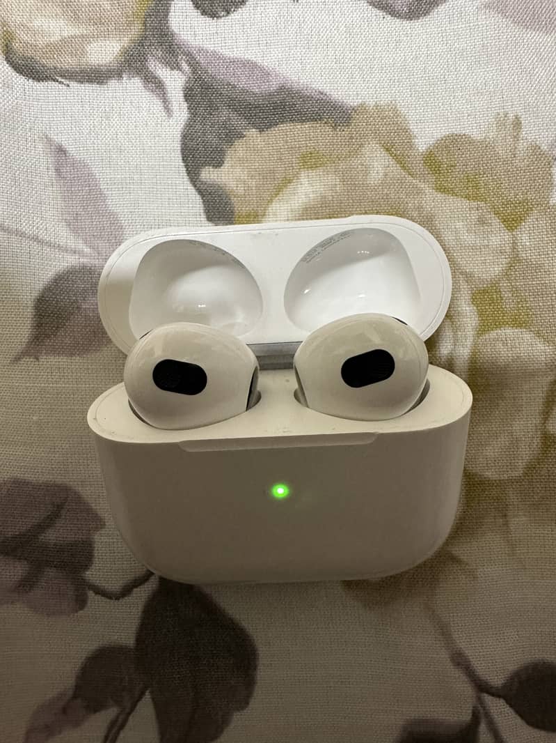 AirPods 3rd generation 0