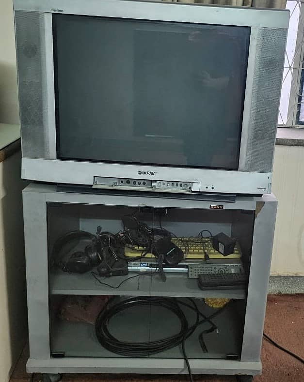 Original Sony Television Tv Trinitron Picture in Picture with Trolley 1