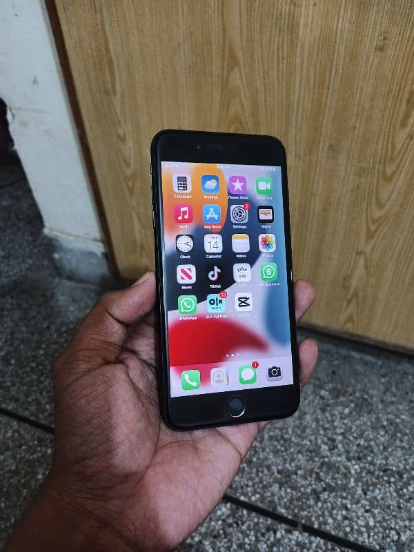 i phone 7plus PTA with box 32Gb Sell/Exchange 4