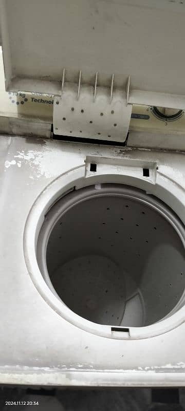 Haier washing machine & dryer 3