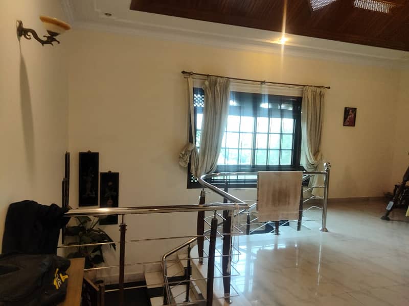 500 yard banglow Owner built Dayyar wood 1+4 bed dd Tiled flooring well maintained 6