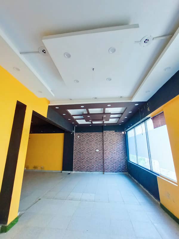 Dha Ph 5 | Saba Com Aera | BrandNew 1000 Sqft Comm Floor For Rent | 40 Ft Wide Street Front Entrance | All Around Banks, Food Chain | Ideal For Media House, Software House, Call Center | Walking Distance To SeaView 3