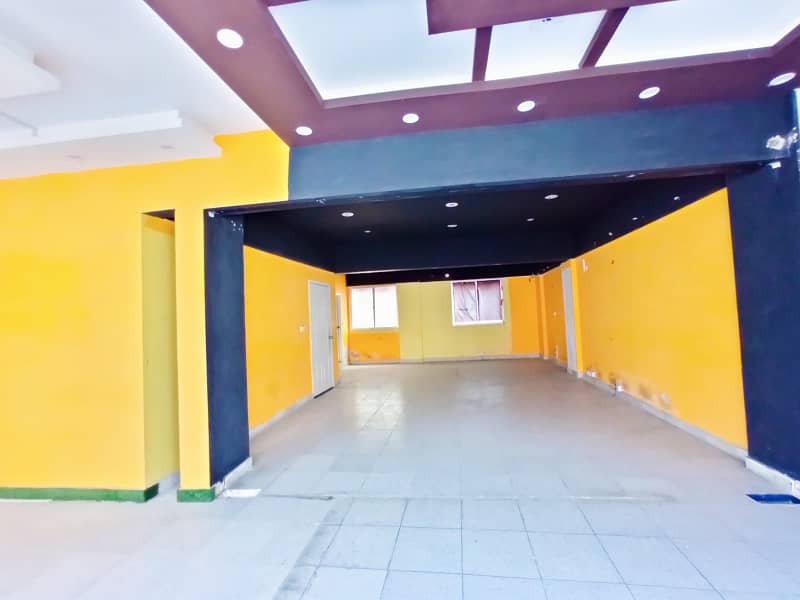 Dha Ph 5 | Saba Com Aera | BrandNew 1000 Sqft Comm Floor For Rent | 40 Ft Wide Street Front Entrance | All Around Banks, Food Chain | Ideal For Media House, Software House, Call Center | Walking Distance To SeaView 4