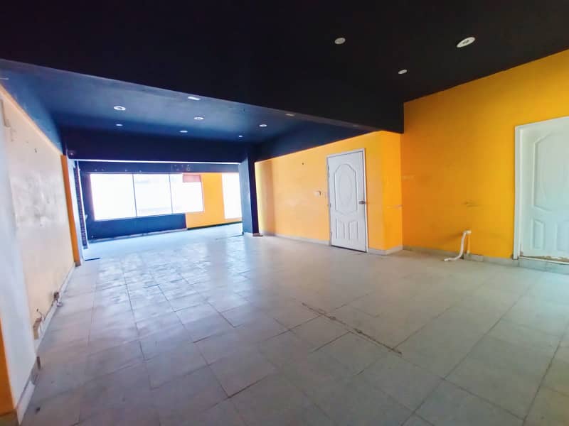 Dha Ph 5 | Saba Com Aera | BrandNew 1000 Sqft Comm Floor For Rent | 40 Ft Wide Street Front Entrance | All Around Banks, Food Chain | Ideal For Media House, Software House, Call Center | Walking Distance To SeaView 5