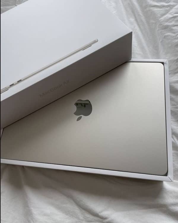 Macbook Air M3 8/256 13 inch Silver 0