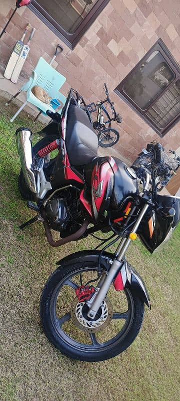 Honda CB 150 model 2017 6