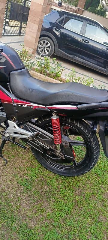 Honda CB 150 model 2017 12