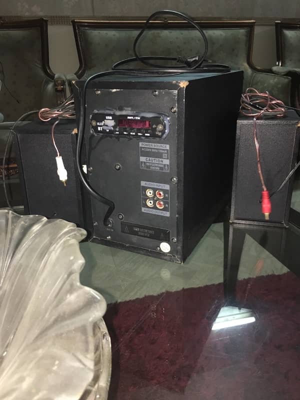 home theatre system in good condition nice bass quality 2