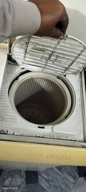 Murphy Richard's washing machine with dryer 2