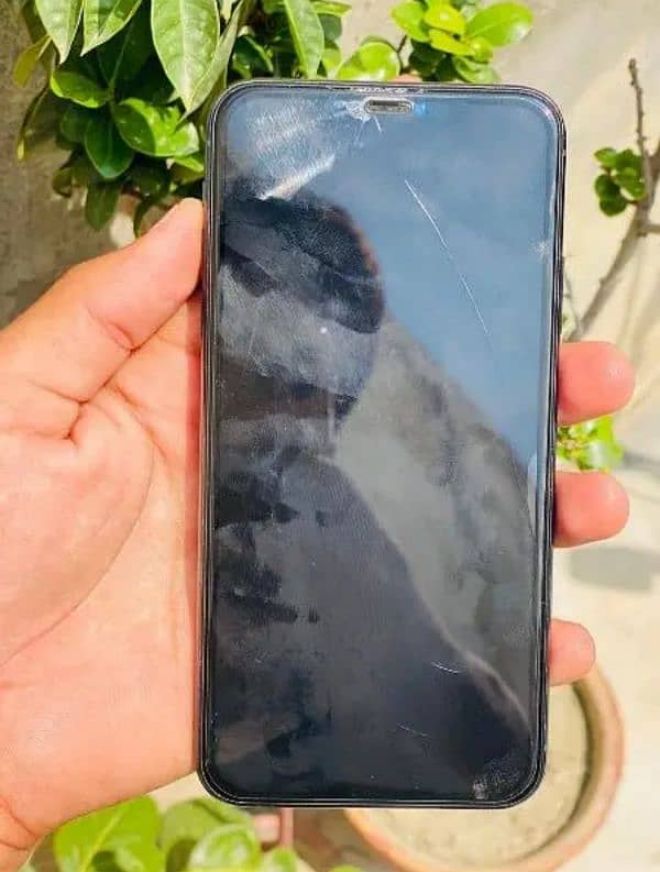 iPhone 11 Pro Max (Exchange possible) 1