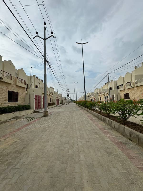 Falaknaz villas 120 sq yards Plot For Sale 26