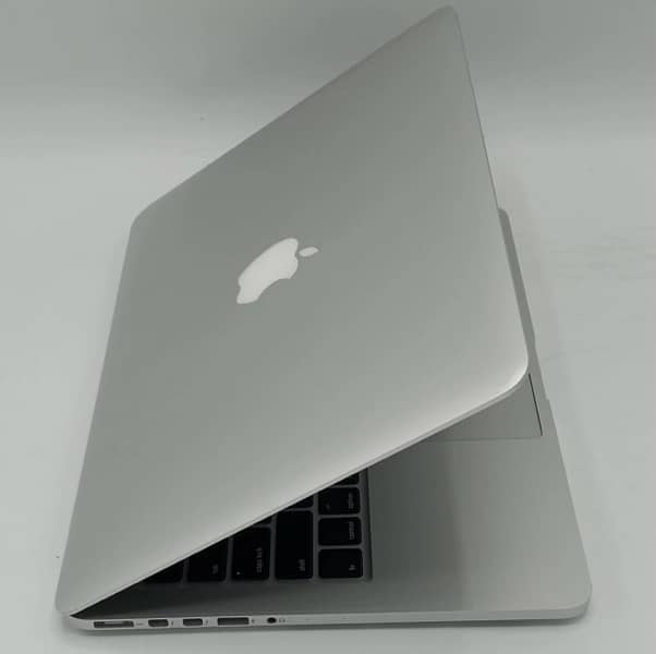 MacBook Pro (Retina, 13-inch, Early 2015) Silver 2