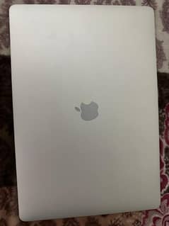 Macbook pro 2017 15.4 Ratina