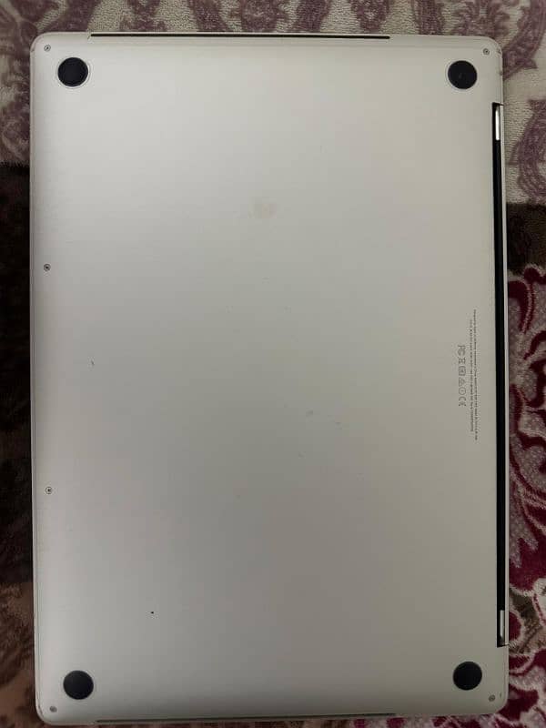 Macbook pro 2017 15.4 Ratina 2