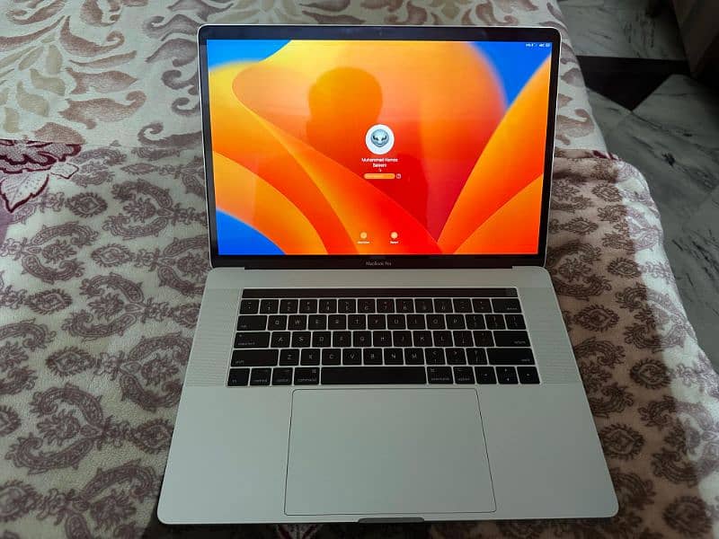 Macbook pro 2017 15.4 Ratina 4