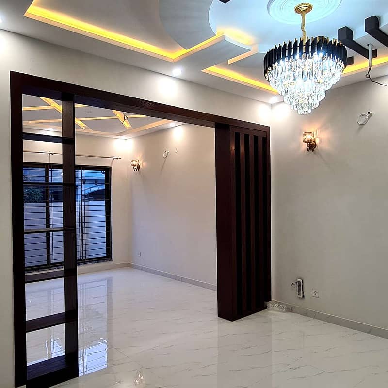 8 MARLA BEAUTIFUL HOUSE AVAILABLE FOR RENT IN DHA RAHBER 11 12