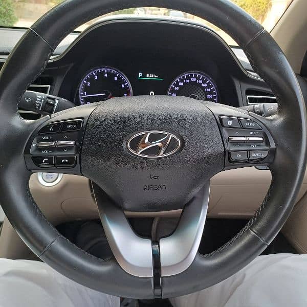 Hyundai Elantra GLS 2022 9