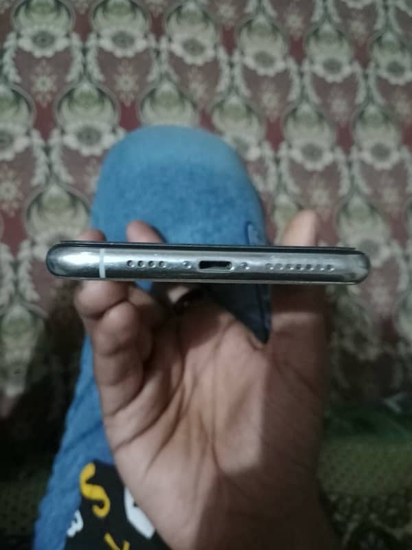 iPhone 11 Pro Max Non-PTA 1