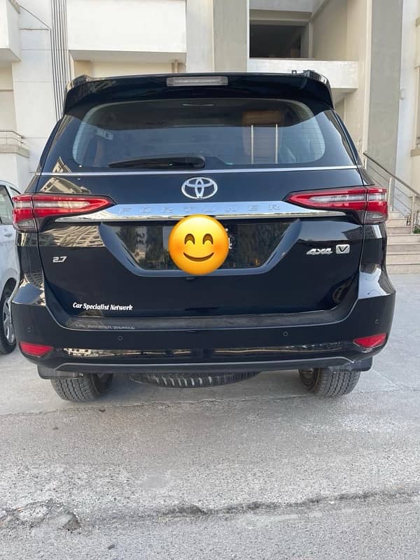 Toyota Fortuner V 2022 2