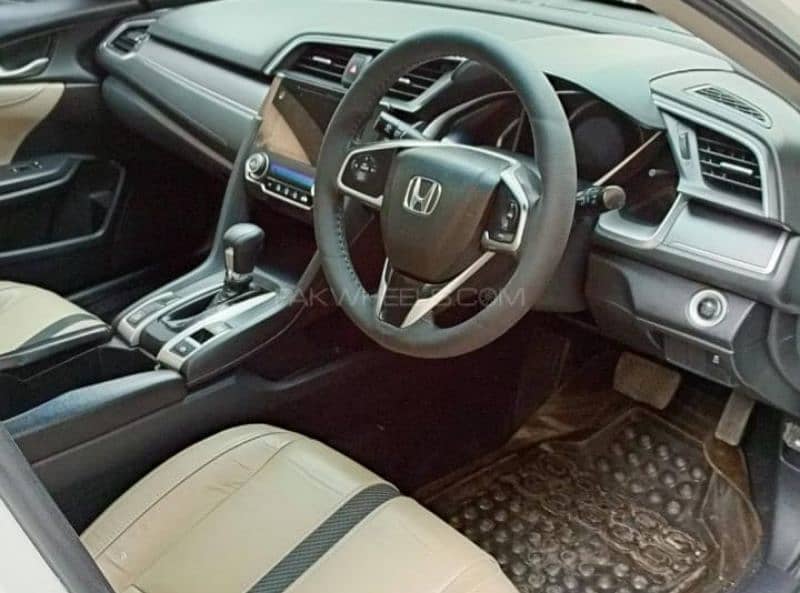 Honda Civic Oriel 2018 4