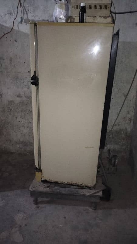 Pel Small Size Refrigerator 1