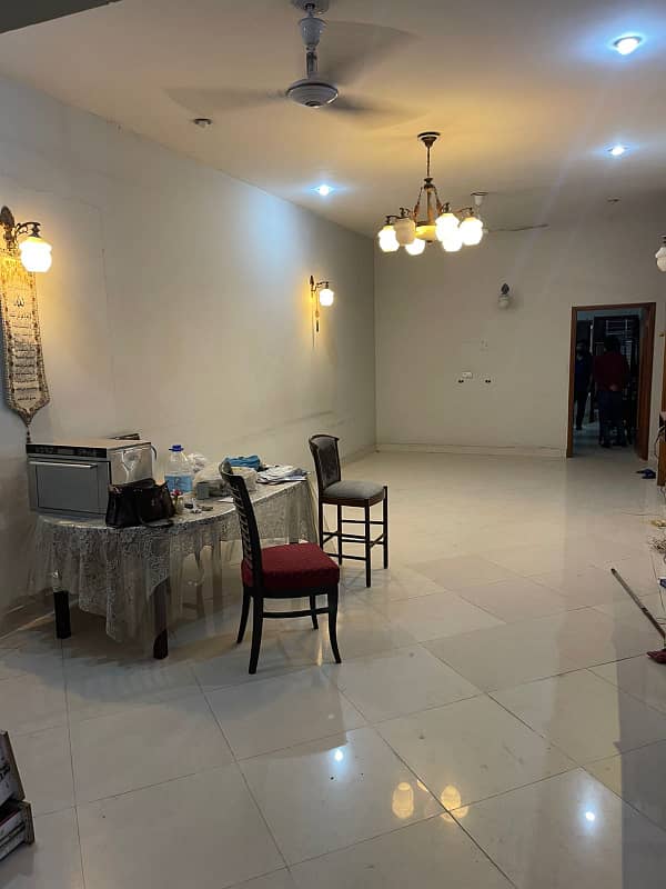 SMCHS | Ground Floor Portion 2100 Sqft 3 Bed DD For Sale On Reasonable Price | American Kitchen | Independent Entrance With Car Parking | Servant Quarter | Most Ideal Location | Reasonable Demand | All Documents Are Cleared | 16