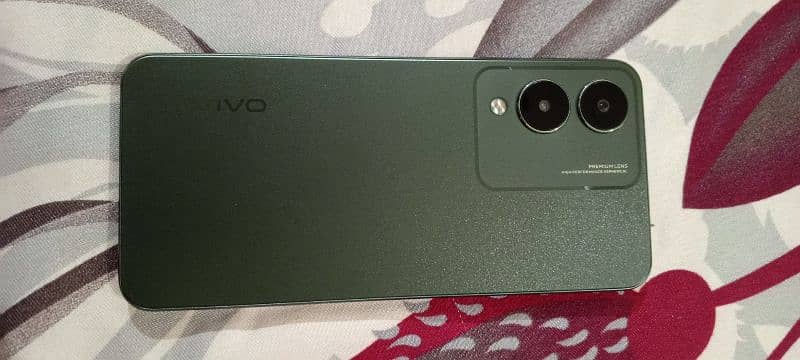 vivo y17s 4+4 Ram 128 Gb Room 1