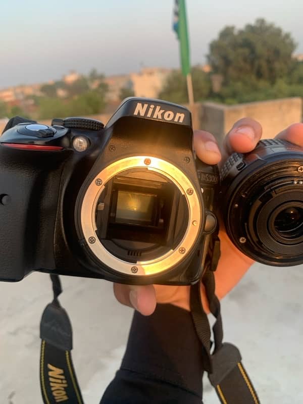 Nikon D5300 with 18-55mm G lens 9