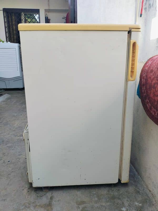 Imported Geniun Room fridge 7