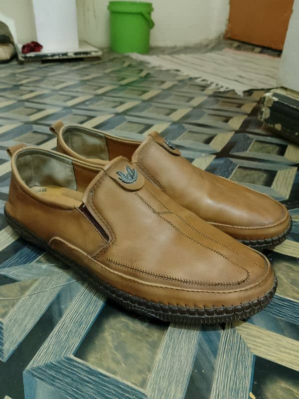 Clanks shoes he original hai new he bilkul size 42 number he 1