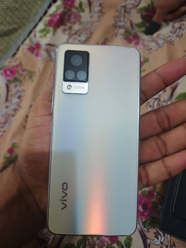 vivov21 price is final 45000thousand 0