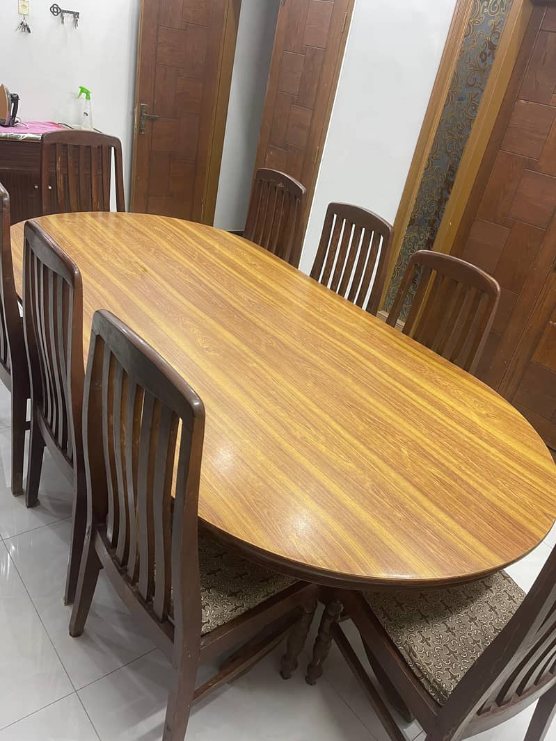 8 Chairs Wooden Dining Table in good condition 3