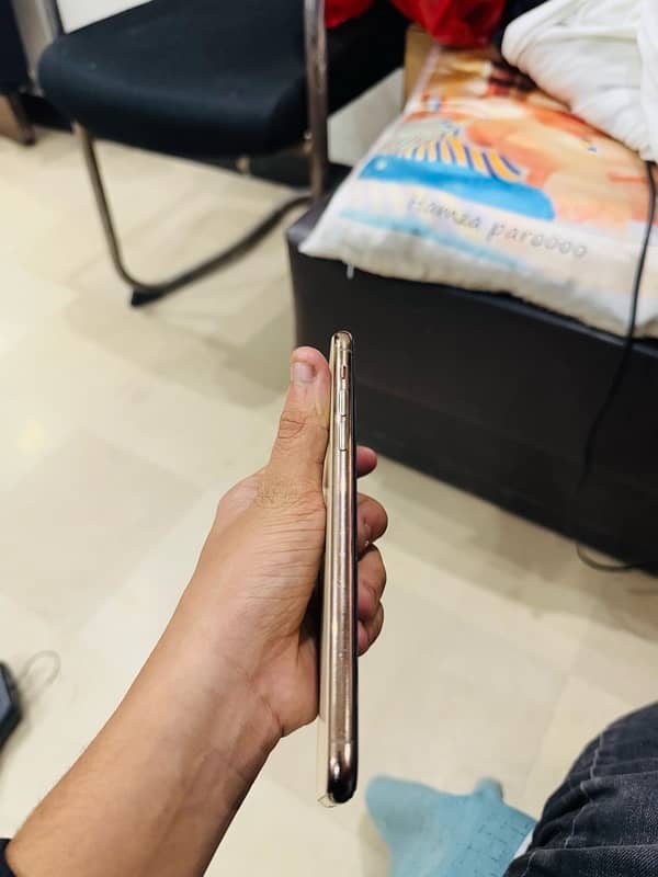 iphone 11 pro max pta proved  256gb 2