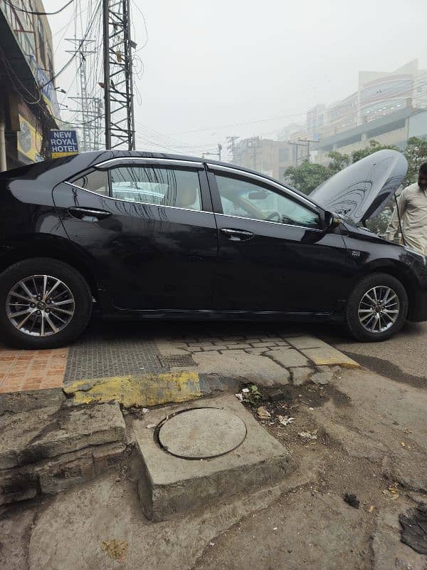 Toyota Altis Grande 2015 3