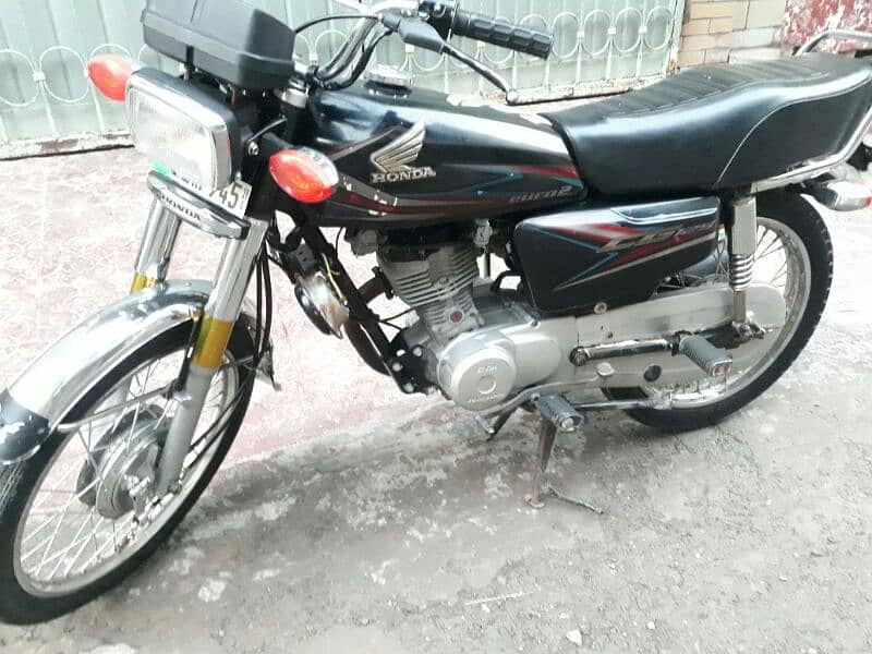 Honda 125 2019 model Lahore Register totaly genuine pin pack bike 3