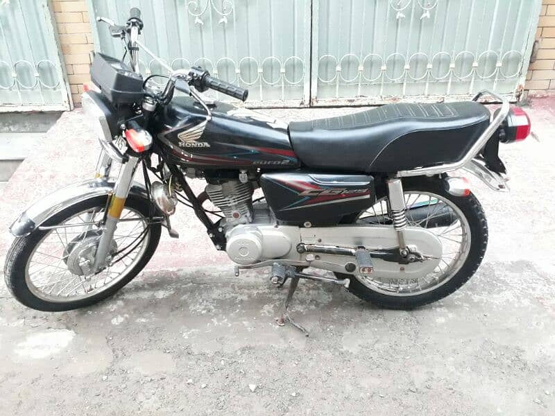 Honda 125 2019 model Lahore Register totaly genuine pin pack bike 6