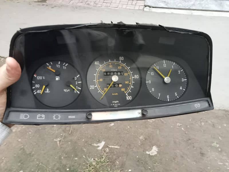 Mercedes benz cluster 1